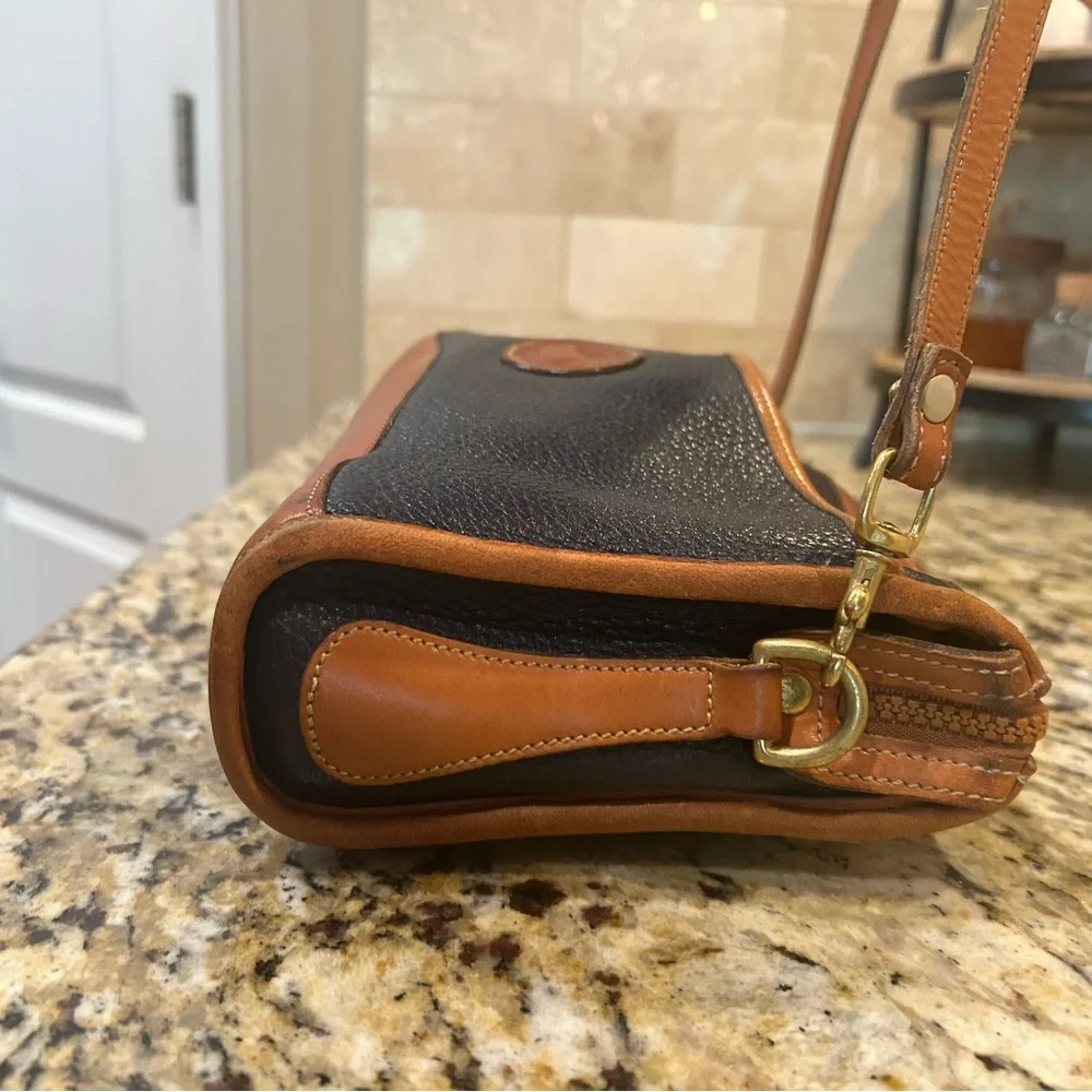 Dooney & Bourke Black Pebbled Leather Zipper Crossbody Bag Vintage